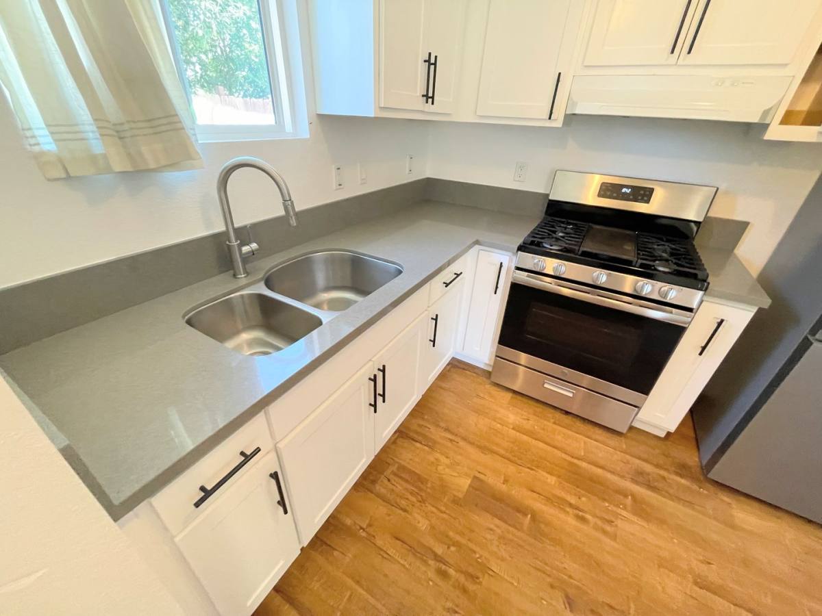 Apartment for rent at 5333-5335 4th Ave, Los Angeles, CA 90043