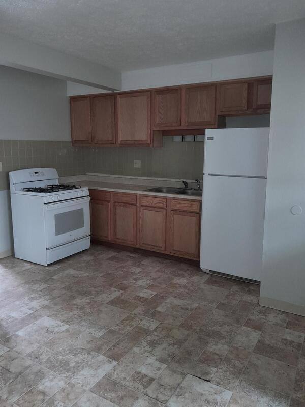 Townhouse for rent at 244 E Prospect St, Painesville, OH 44077