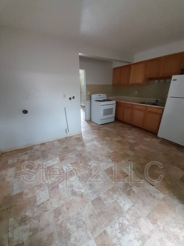 Townhouse for rent at 244 E Prospect St, Painesville, OH 44077
