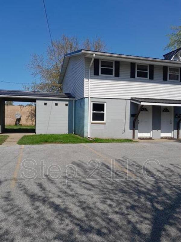 Townhouse for rent at 244 E Prospect St, Painesville, OH 44077