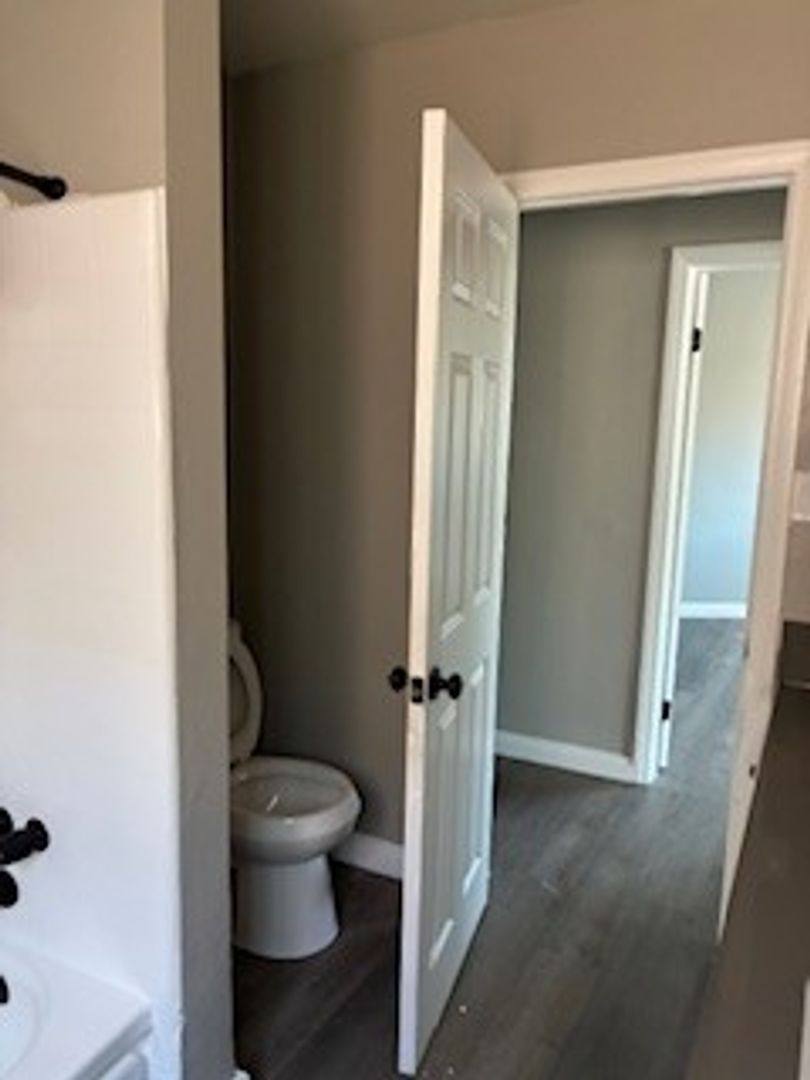 Apartment for rent at 4046-4052 Coco Ave, Los Angeles, CA 90008