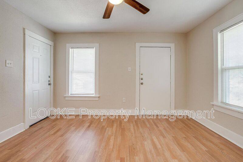 House for rent at 1016 E Arlington Ave #C, Fort Worth, TX 76104