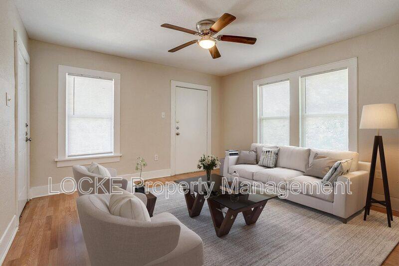House for rent at 1016 E Arlington Ave #C, Fort Worth, TX 76104