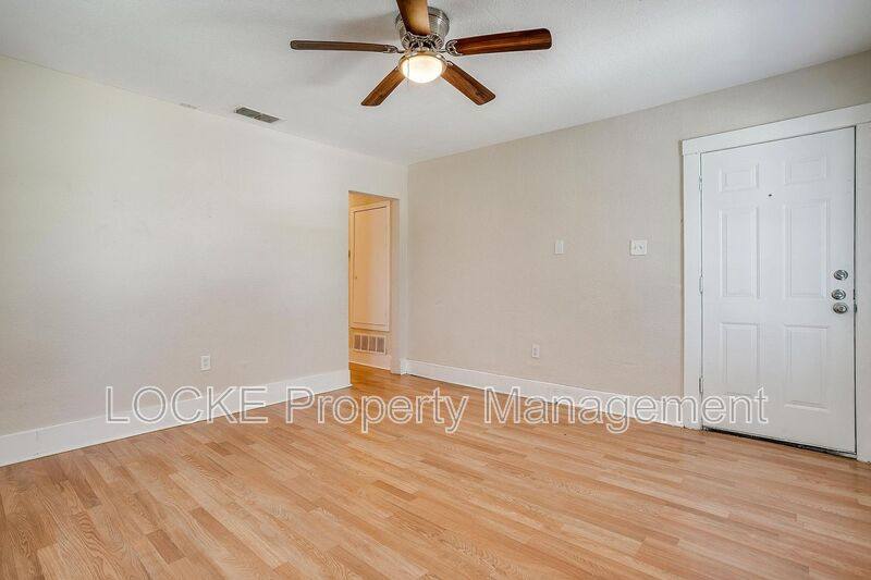 House for rent at 1016 E Arlington Ave #C, Fort Worth, TX 76104