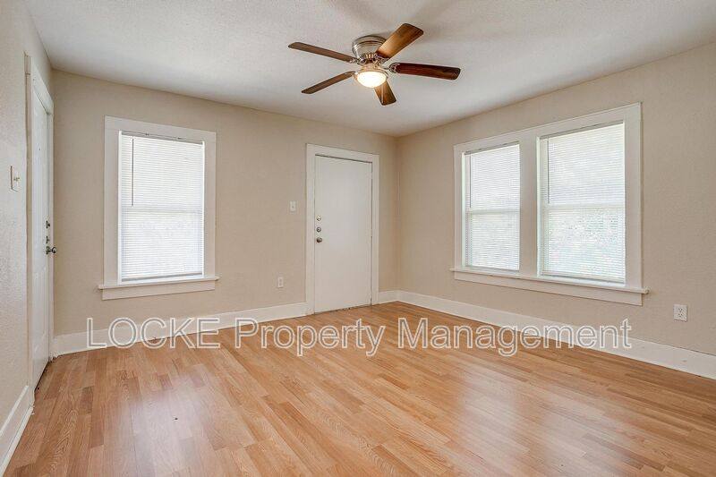 House for rent at 1016 E Arlington Ave #C, Fort Worth, TX 76104