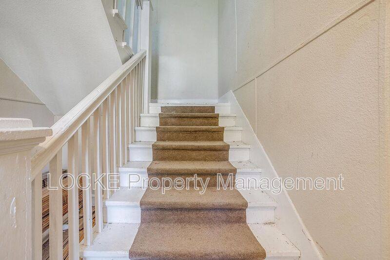 House for rent at 1016 E Arlington Ave #C, Fort Worth, TX 76104