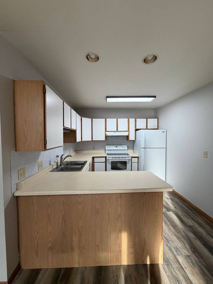 Townhouse for rent at 200 Oak St, Woodville, WI 54028