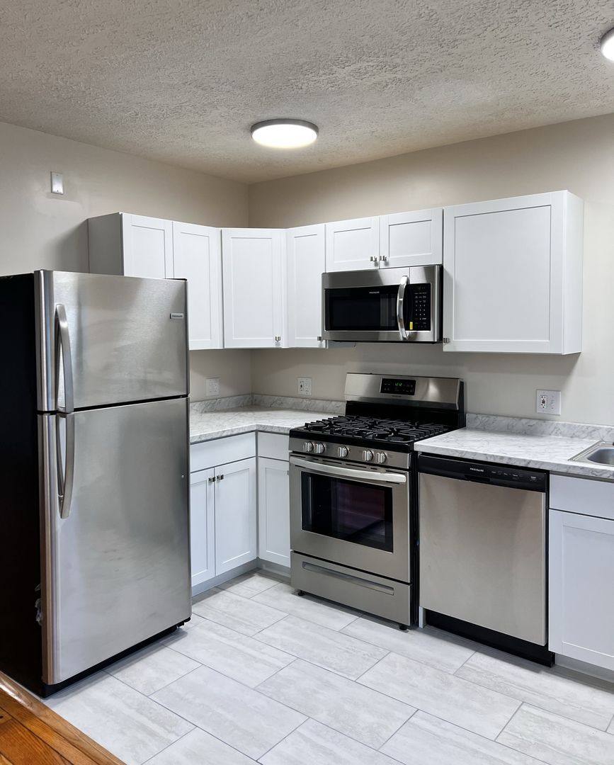 Apartment for rent at 2923 Victoria Ave, Cincinnati, OH 45208