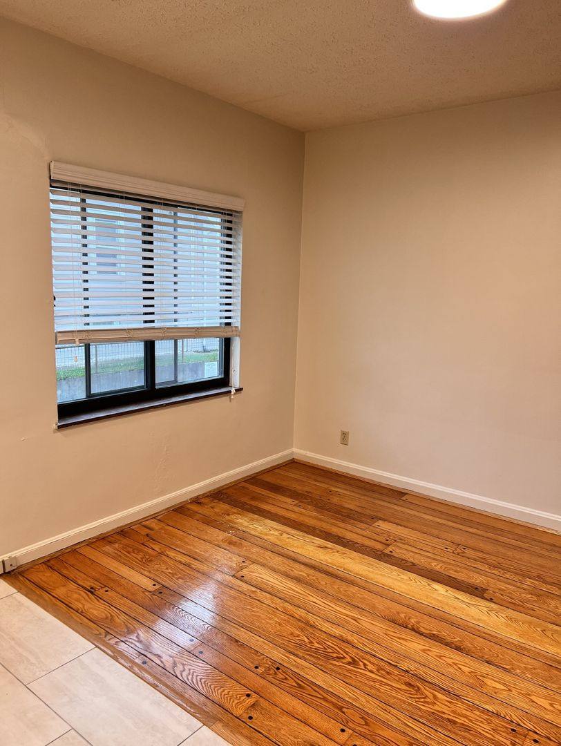 Apartment for rent at 2923 Victoria Ave, Cincinnati, OH 45208