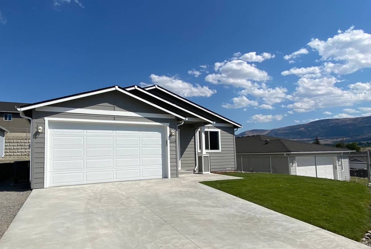 House for rent at 2219 SE Marlette Rd, East Wenatchee, WA 98802