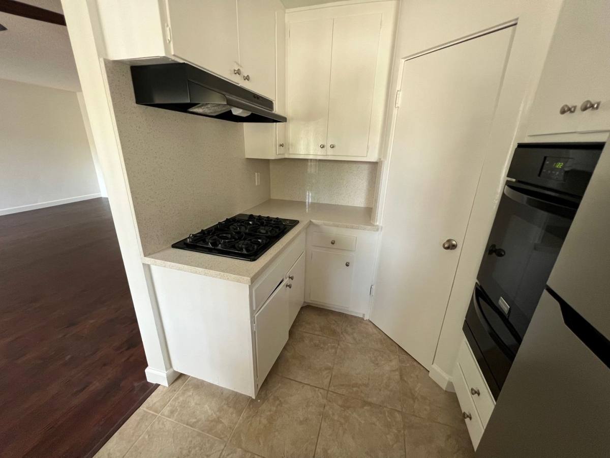 Apartment for rent at 11707 Goshen Ave, Los Angeles, CA 90049