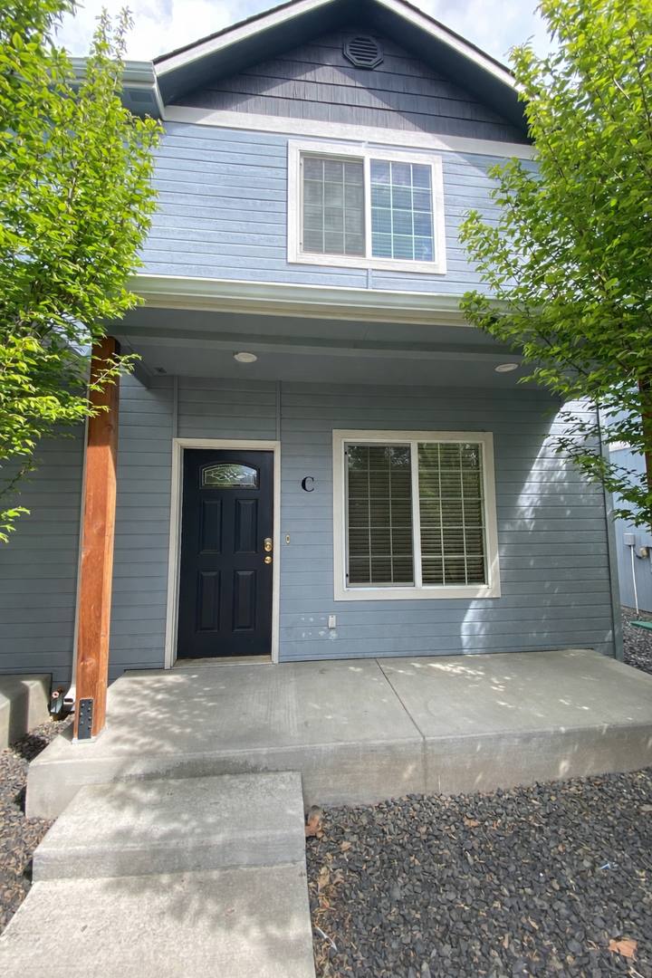 Apartment for rent at 907 W Cherry, Selah, WA 98942