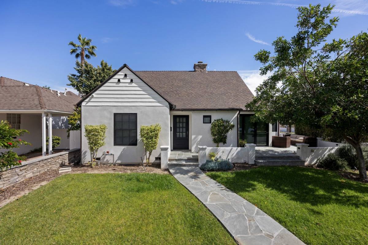 House for rent at 4316 N Clybourn Ave, Burbank, CA 91505