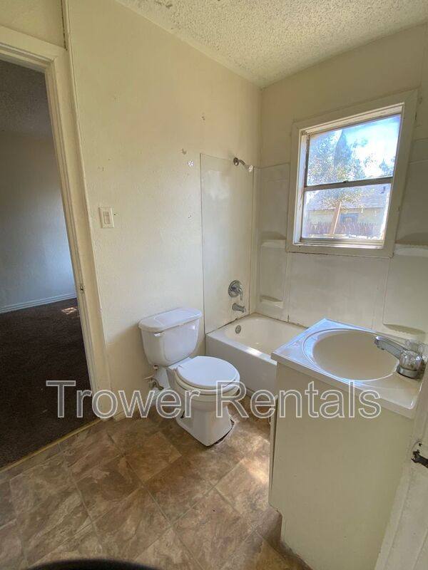 Apartment for rent at 2101 W 10th #7, Odessa, TX 79762