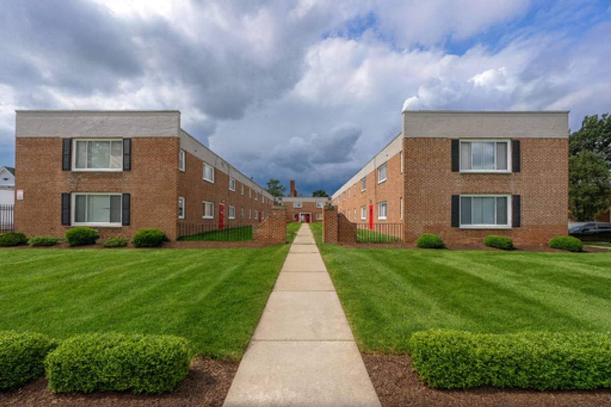 Apartment for rent at 4400 Rocky River Dr, Cleveland, OH 44135