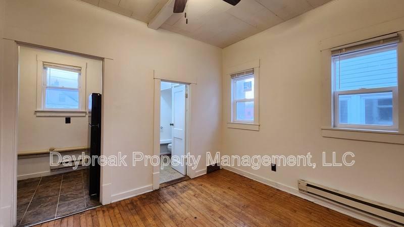 Apartment for rent at 6 11th St S, Fargo, ND 58103