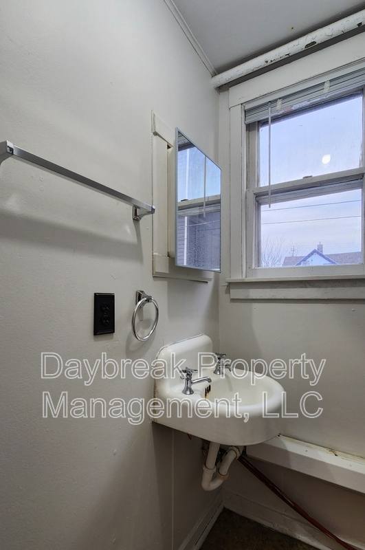 Apartment for rent at 6 11th St S, Fargo, ND 58103