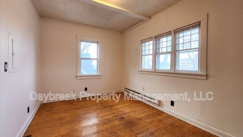 Apartment for rent at 6 11th St S, Fargo, ND 58103