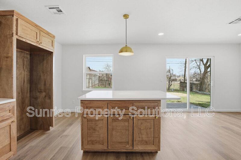 House for rent at 644 Hunters Hill Rd, Oklahoma City, OK 73127