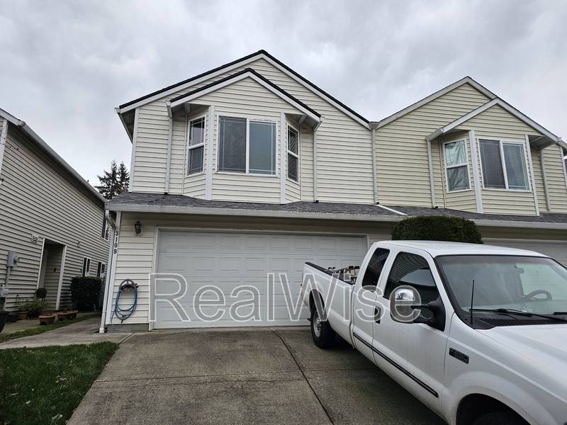 Townhouse for rent at 3109 NE 118th Ave, Vancouver, WA 98682