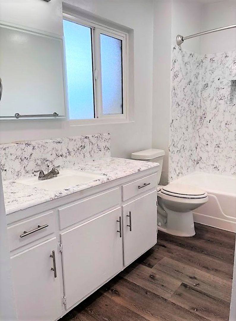 Apartment for rent at 1600 W 5th St, Oxnard, CA 93030