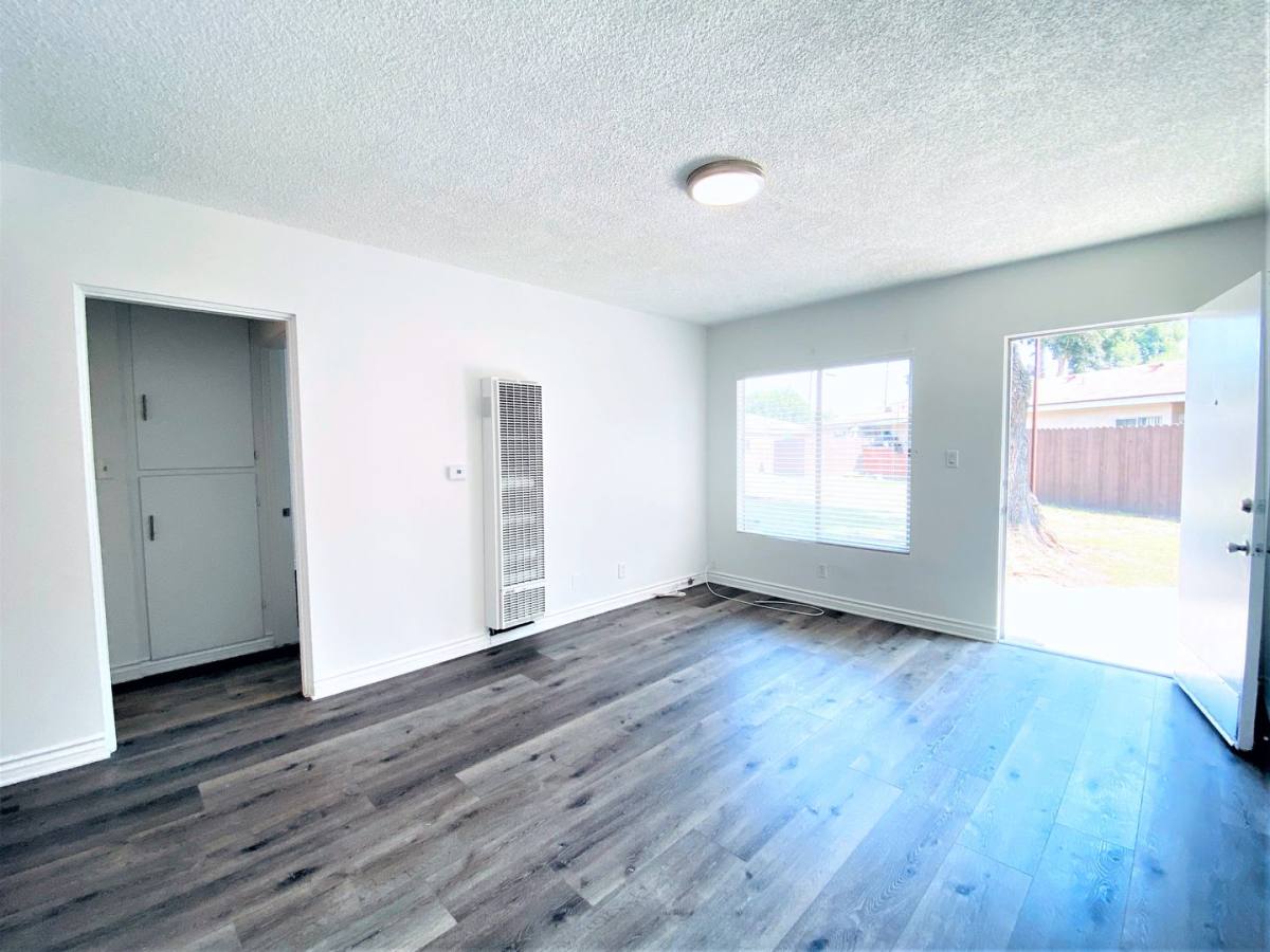 Apartment for rent at 1600 W 5th St, Oxnard, CA 93030