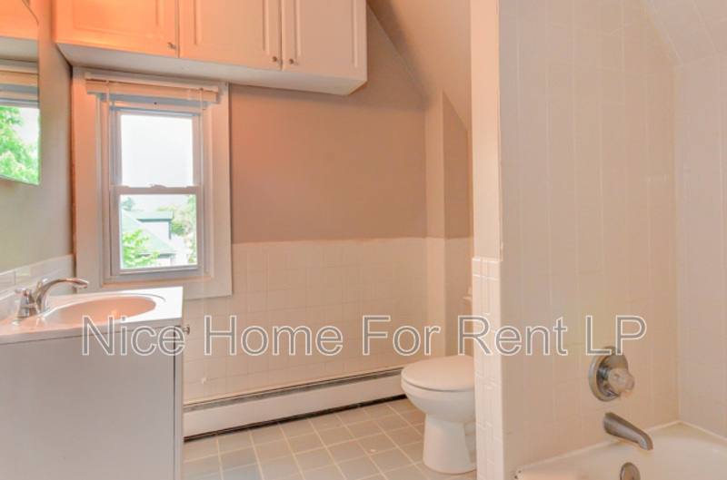 Apartment for rent at 239 Vine St #8, Riverside, NJ 08075