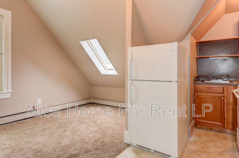 Apartment for rent at 239 Vine St #8, Riverside, NJ 08075