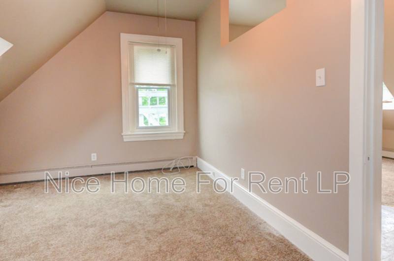 Apartment for rent at 239 Vine St #8, Riverside, NJ 08075