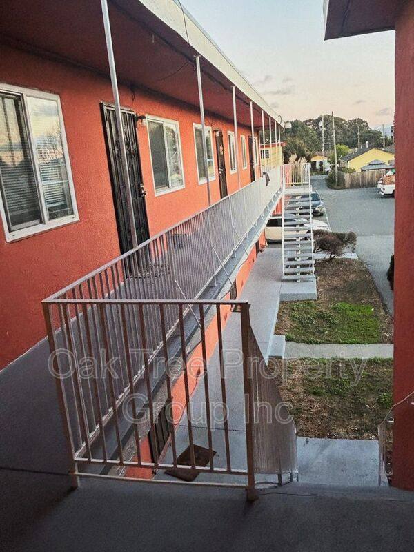 Apartment for rent at 922 Carlson Blvd #5, Richmond, CA 94804