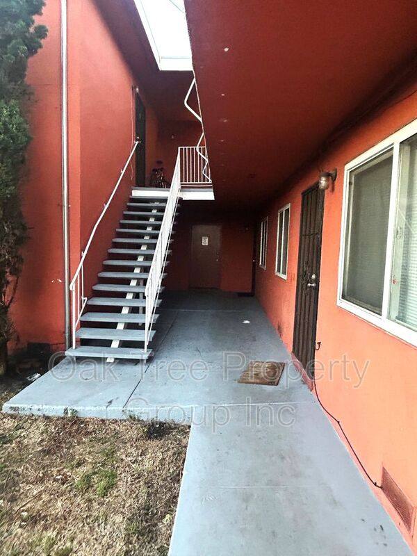 Apartment for rent at 922 Carlson Blvd #5, Richmond, CA 94804