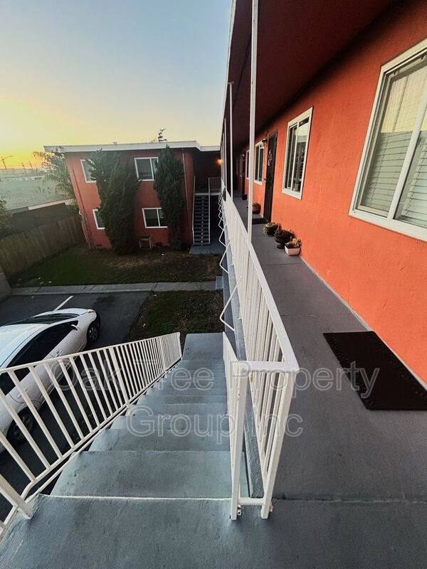 Apartment for rent at 922 Carlson Blvd #5, Richmond, CA 94804