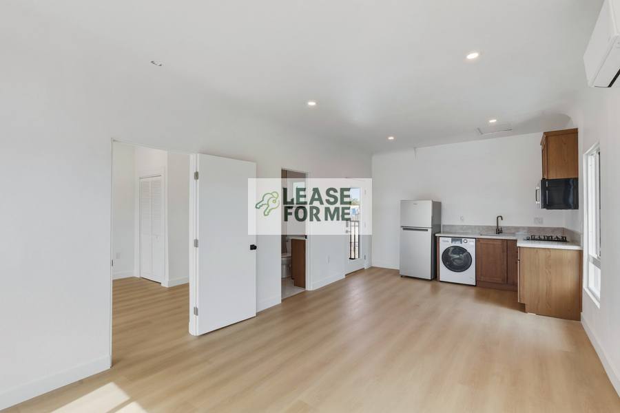 Apartment for rent at 8959 Hargis St, Los Angeles, CA 90034