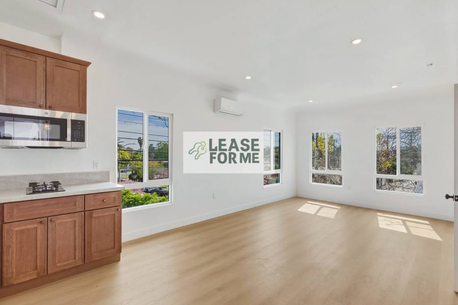 Apartment for rent at 8959 Hargis St, Los Angeles, CA 90034