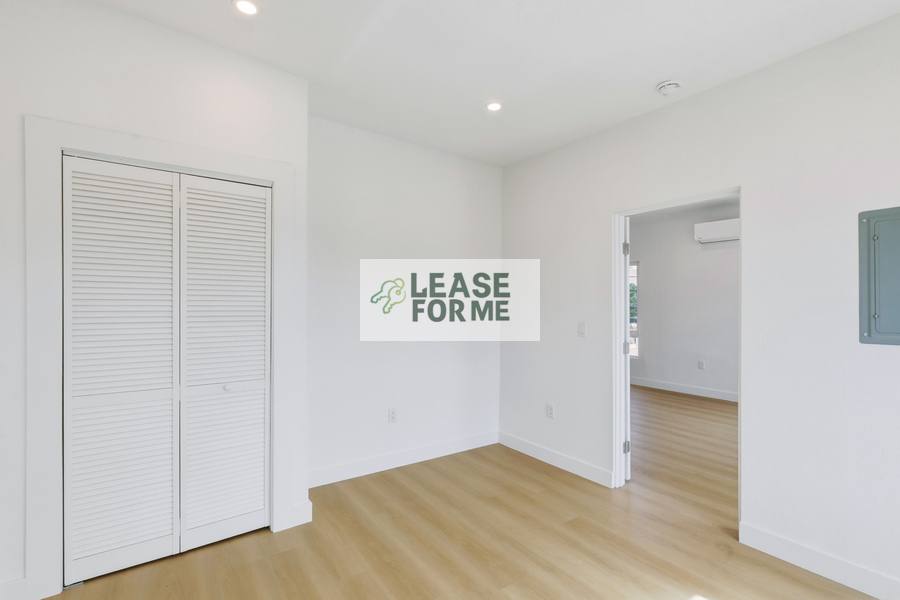 Apartment for rent at 8959 Hargis St, Los Angeles, CA 90034