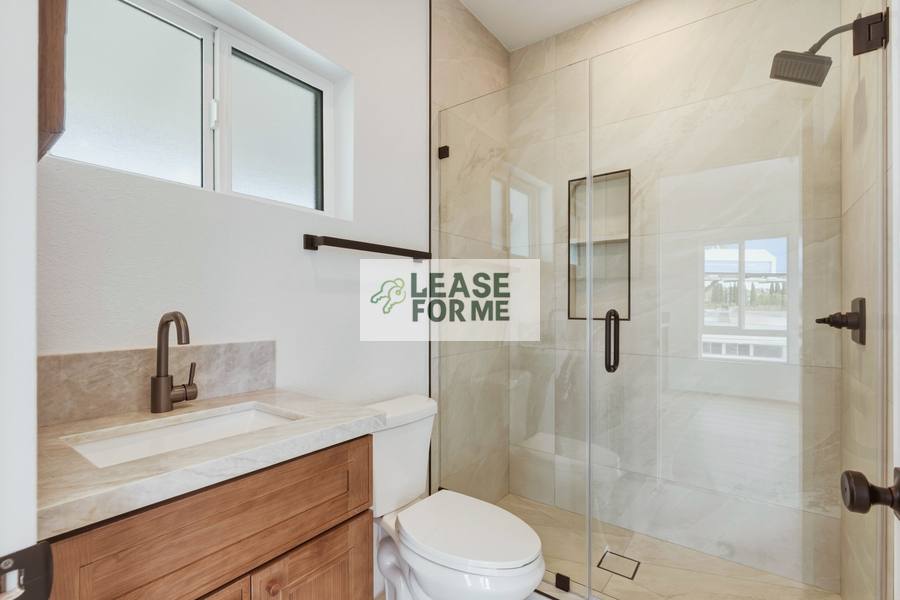 Apartment for rent at 8959 Hargis St, Los Angeles, CA 90034