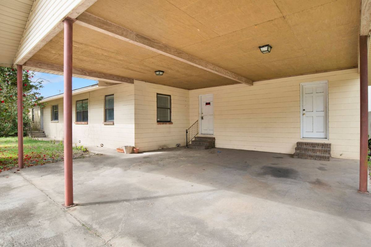 House for rent at 2802 W Gonzalez St, Pensacola, FL 32505