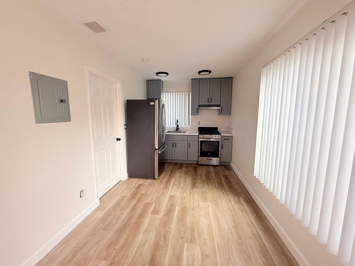 Apartment for rent at 1815 S Burlington Ave #6, Los Angeles, CA 90006