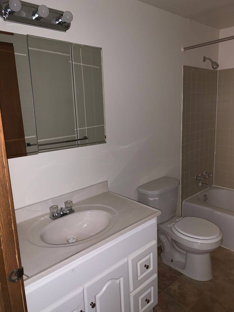 Apartment for rent at 6 Tudor Lane, Lockport, NY 14094