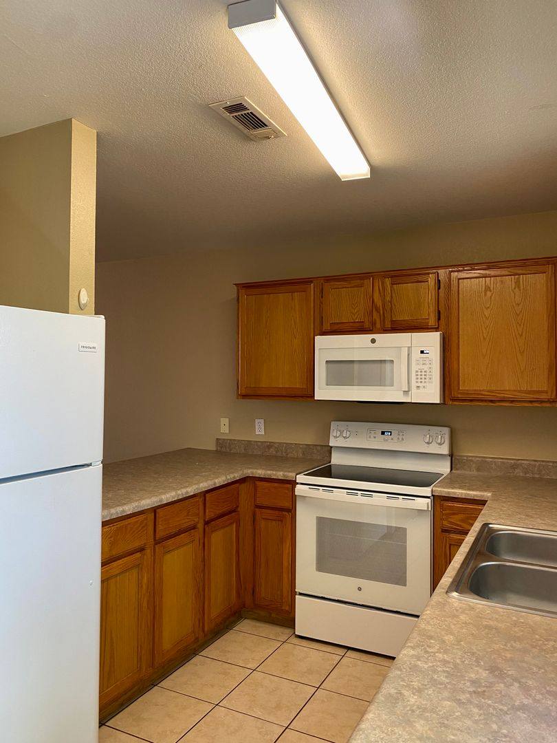 Apartment for rent at 2509 Meadow View, Fayetteville, AR 72704