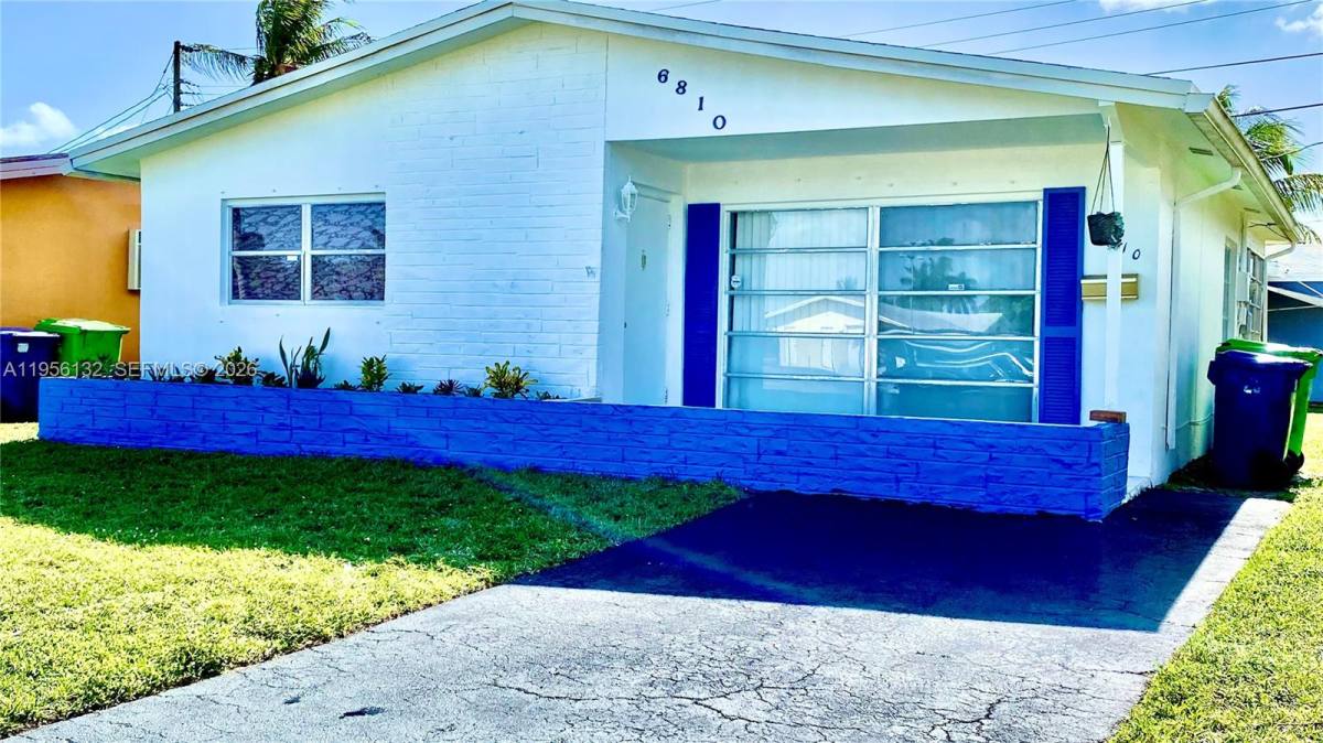 Apartment for rent at 6810 NW 28th St, Fort Lauderdale, FL 33313
