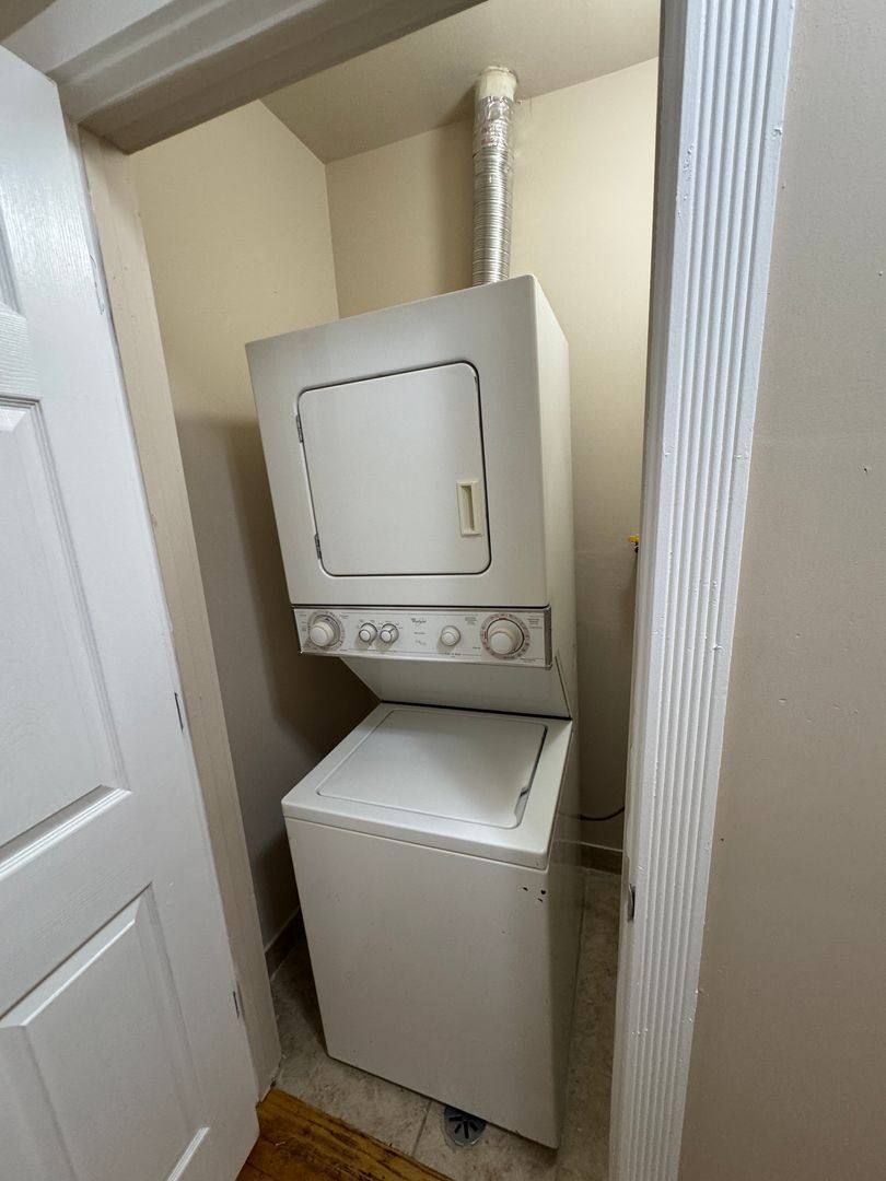 Apartment for rent at 4828-4830 W Adams St, Chicago, IL 60644