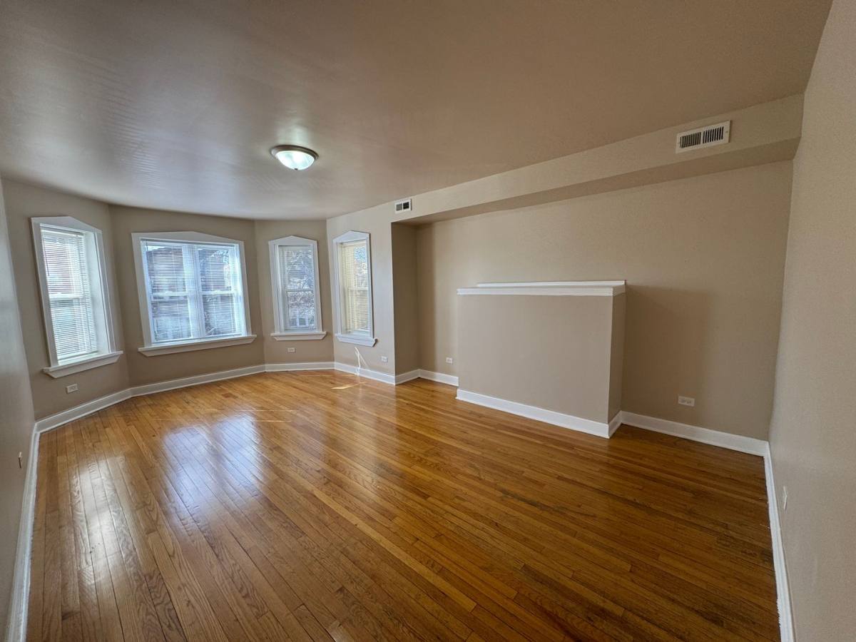 Apartment for rent at 4828-4830 W Adams St, Chicago, IL 60644