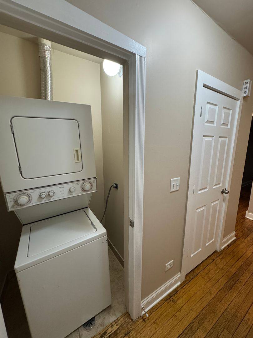 Apartment for rent at 4828-4830 W Adams St, Chicago, IL 60644
