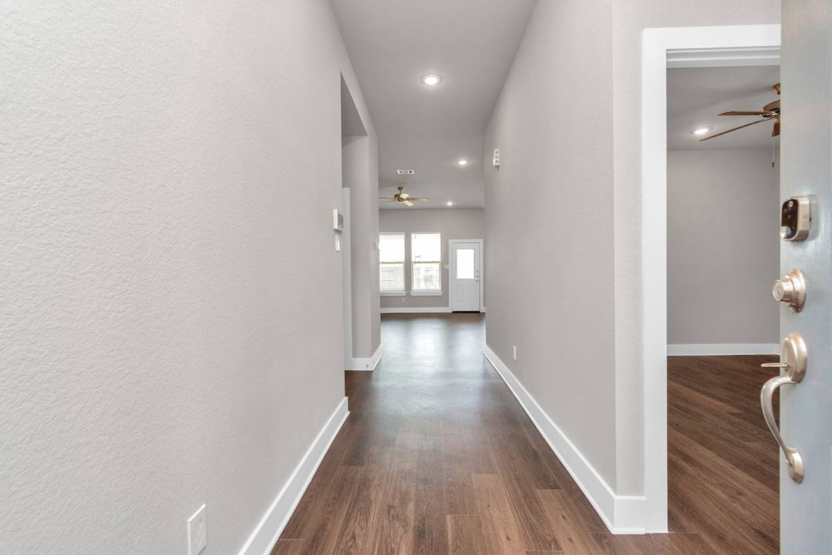House for rent at 10502 Moon Valley Lane, Rosharon, TX 77583