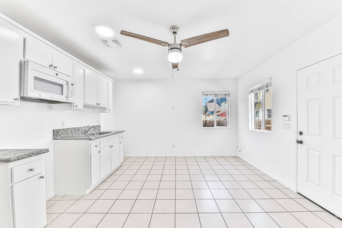 Apartment for rent at 319 Hermosa Ave, Long Beach, CA 90802