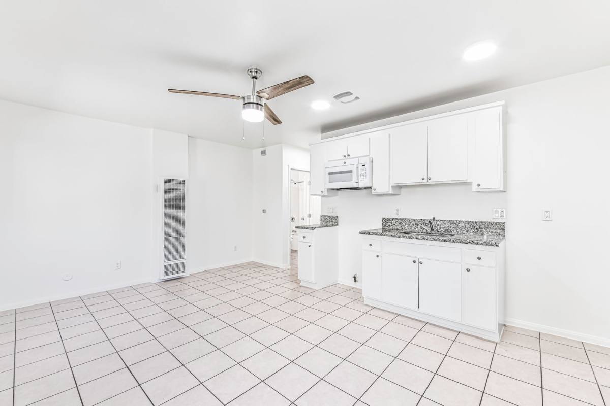 Apartment for rent at 319 Hermosa Ave, Long Beach, CA 90802