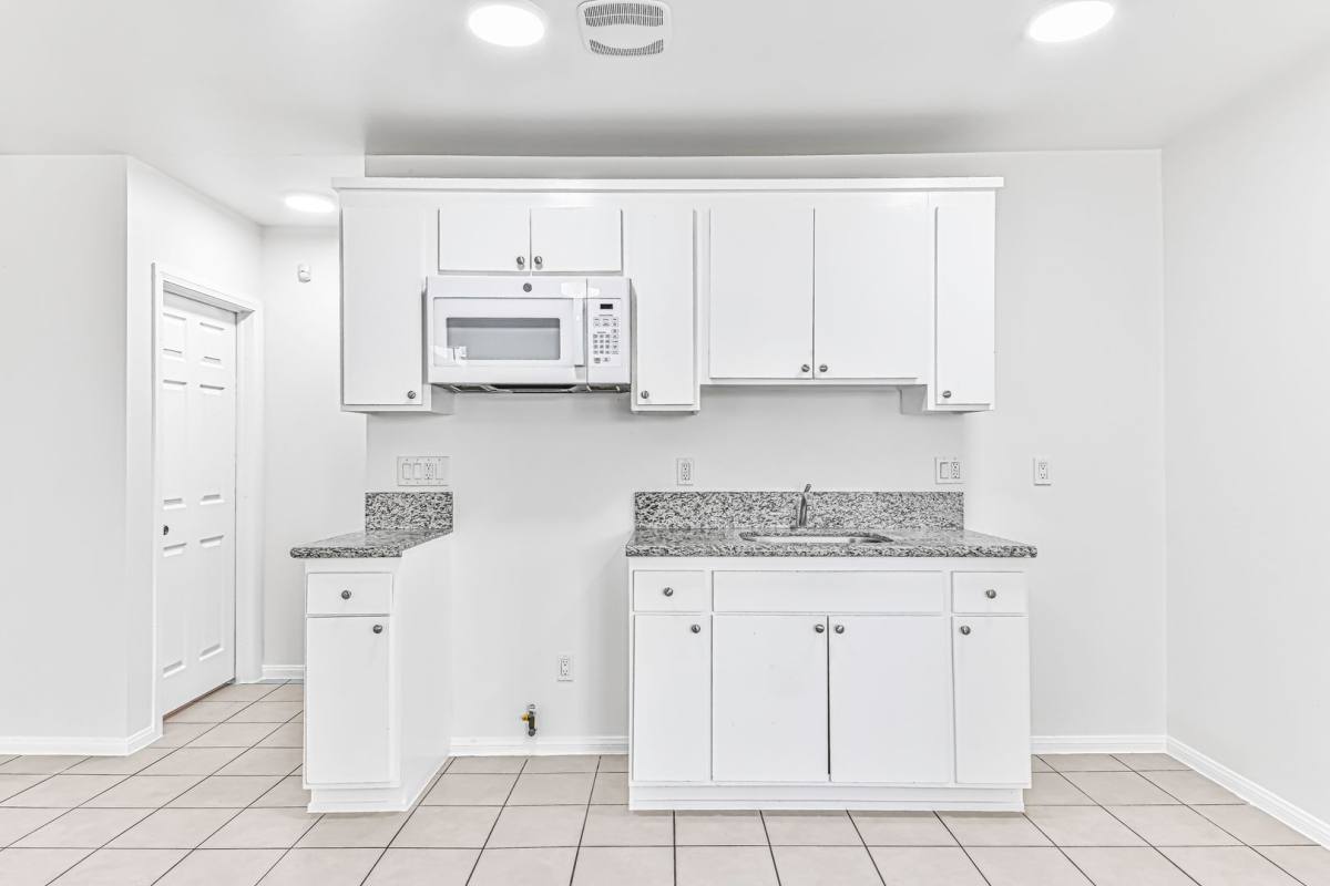 Apartment for rent at 319 Hermosa Ave, Long Beach, CA 90802