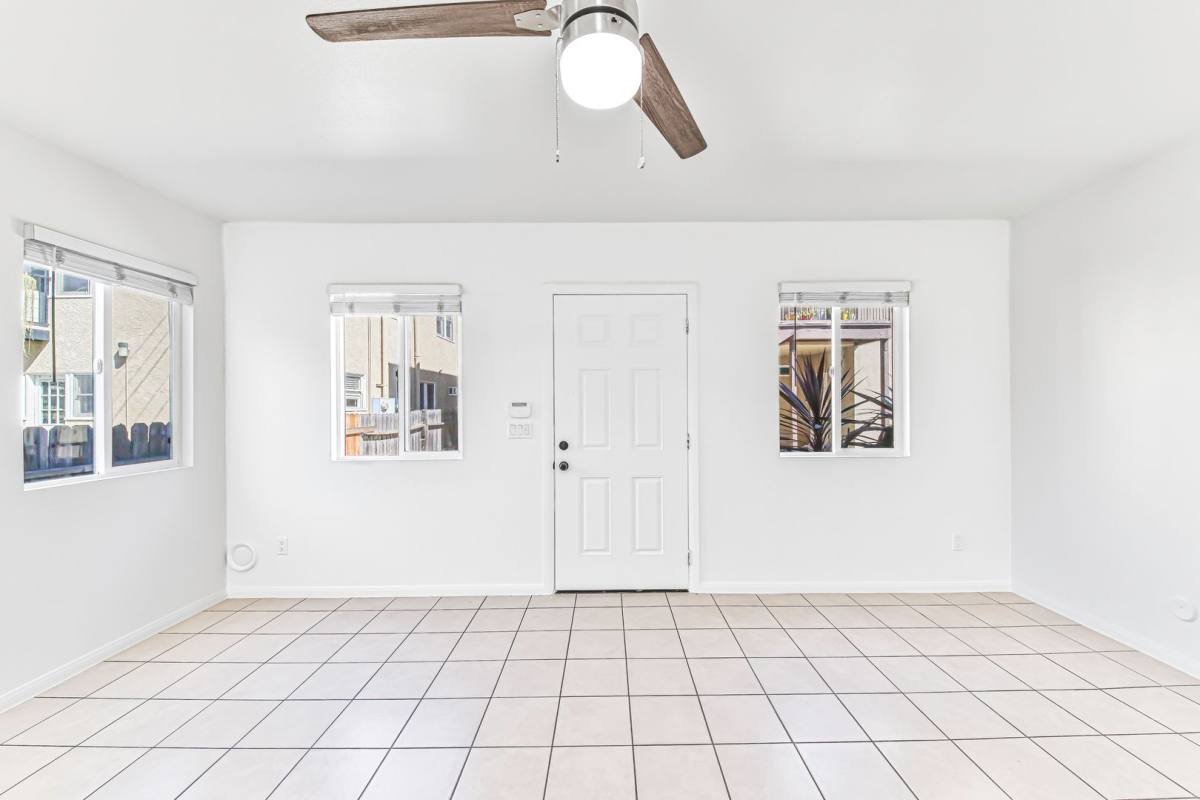 Apartment for rent at 319 Hermosa Ave, Long Beach, CA 90802