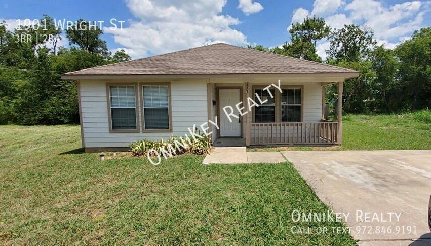 House for rent at 1901 Wright St, Greenville, TX 75401